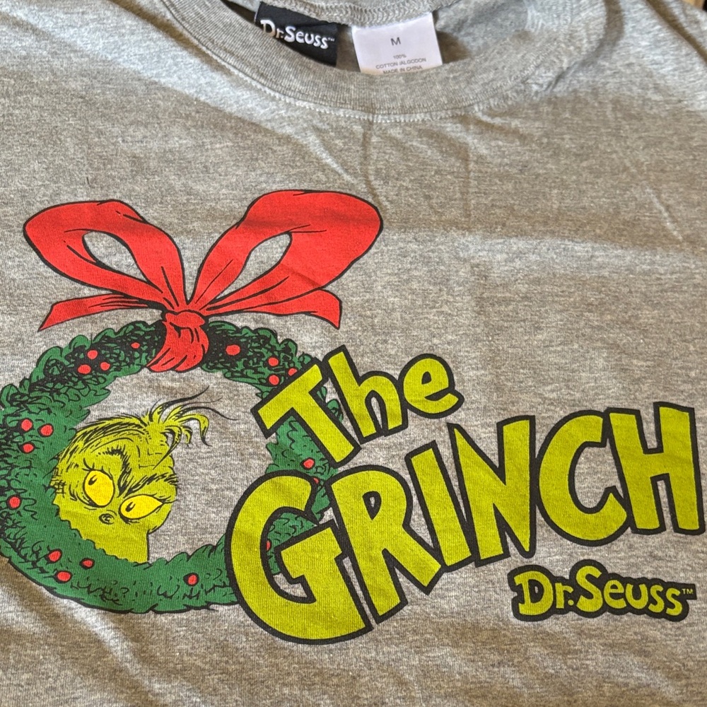T-shirt The Grinch mens new size M Dr. Seuss cotton short sleeve